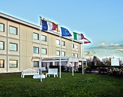 Hotel Ayri (Medesano, Italija)