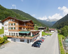 Khách sạn Hotel Hirschen (Silbertal, Áo)