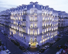 Otel La Trémoille (Paris, Fransa)