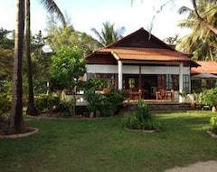 Căn hộ có phục vụ Bamboo Cottages (Dương Đông, Việt Nam)