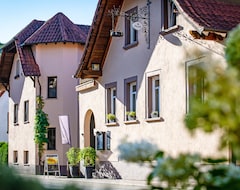 Khách sạn Landgasthaus Zur Krone (Bundenthal, Đức)