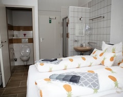 Hotel Doppelzimmer Mit Dusche Und Wc (Lörrach, Tyskland)