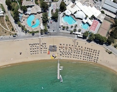 Kamp Alanı FarOut Camping Beach Club & Resort (Mylopotas, Yunanistan)