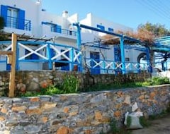 Hotel Maistrali Rooms (Iraklia Island, Greece)