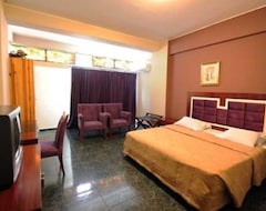 Hotel Ritz Capital (Viana, Angola)