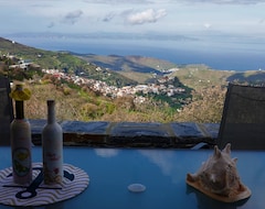 Hotel Cycladic Villa with sea view! (Ioulida, Greece)
