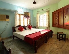 Khách sạn Tharayil Tourist Home (Alappuzha, Ấn Độ)