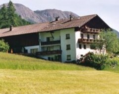 Hotel Omesbergerhof (Neustift im Stubaital, Austria)
