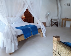 Khách sạn Merry Crab Beach Safari Lodge (Watamu, Kenya)