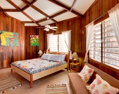 Resort Beaches and Dreams Boutique Hotel (Hopkins, Belize)