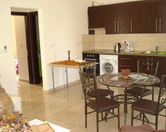 Koko talo/asunto Apartment Ag.Spiridonos 5,Episkopi-Limassol (Episkopi, Kypros)