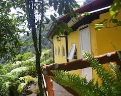Khách sạn La Casa Amarilla (Baños, Ecuador)