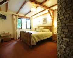Otel Tudor Lodge (Glendalough, İrlanda)