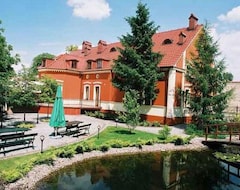 Khách sạn Hotel Dworek 1885 (Ostrzeszów, Ba Lan)