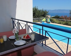 Koko talo/asunto Villa Thalia Sea View, Private Pool, 2 Bedrooms, 1 Bathroom. Eot Licensed. (Petalidi, Kreikka)