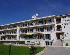 Aparthotel MOTEL ASCOT - Hotel & Appartements (Cagnes-sur-Mer, France)