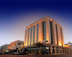 Otel Ramada By Wyndham Continental Jeddah (Cidde, Suudi Arabistan)