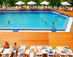 Hotel California (Jupiter, Romania)