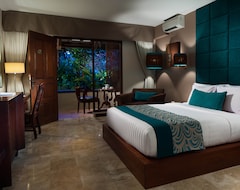 فندق وايت روز كوتا ريزورت، فيلاز آند سبا (كوتا, إندونيسيا)