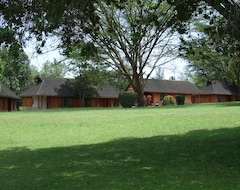 Hotel Keekorok Game Lodge (Nairobi, Kenya)