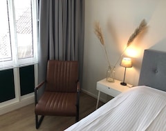 Khách sạn Hotel-Brasserie De Walvisvaarder (Hollum, Hà Lan)