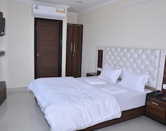 OYO 9424 Hotel Eden (Jaipur, Hindistan)