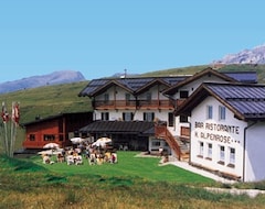 Khách sạn Alpenrose Hotel (San Martino di Castrozza, Ý)