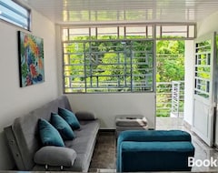 Entire House / Apartment Hermoso Apartamento Con Servicios Y Garaje. (Florencia, Colombia)