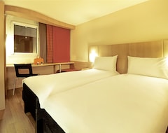Hotel ibis Lille Centre Gares (Lille, France)