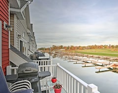 Entire House / Apartment New! Waterfront 2br+loft Alexandria Bay Townhome! (Alexandria Bay, USA)