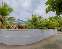 Hotel Maclura Residence Guest House At Baa Maalhos, With Four Bedrooms (Atolón de Baa, Islas Maldivas)