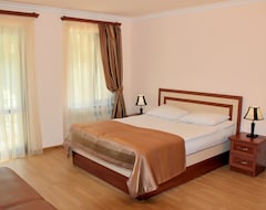 Hotel Red (Diljdjan, Armenija)