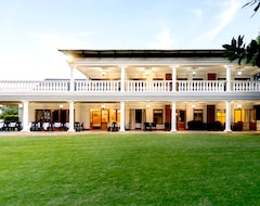 Khách sạn OR Tambo Guest House (Kempton Park, Nam Phi)