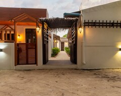 Хотел Salt Villa Ukulhas (Mathiveri, Малдиви)