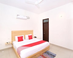 OYO 12351 Hotel Chandigarh (Mohali, Indija)