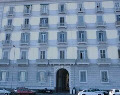 Khách sạn Dimora Caracciolo (Napoli, Ý)