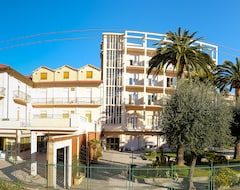 Hotelli Villa Paolina Di Rosa (Pietra Ligure, Italia)