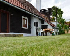Tüm Ev/Apart Daire Authentic Holiday-Home - A Former Farm Near The Village Center (Petrohrad, Çek Cumhuriyeti)