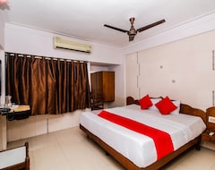 Hotelli OYO 33399 Hotel Alwin (Tiruchendur, Intia)