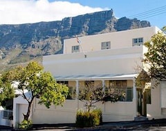 Otel Liberty Lodge (Cape Town, Güney Afrika)