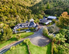 Otel Wairua Lodge - Rainforest River Retreat (Kaimarama, Yeni Zelanda)