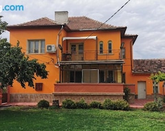 Toàn bộ căn nhà/căn hộ Kshcha Za Gosti I Priiateli Selanovska Sreshcha (Oryahovo, Bun-ga-ri)