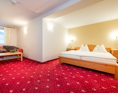Hotelli Hotel Goldener Hirsch (Reutte, Itävalta)
