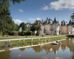 Hotel Le Chateau D'orfeuillette (Albaret-Sainte-Marie, France)