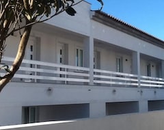 Gæstehus Costa Apartamentos (Angra do Heroismo, Portugal)