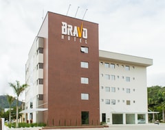 Khách sạn Bravo Hotel (João Neiva, Brazil)