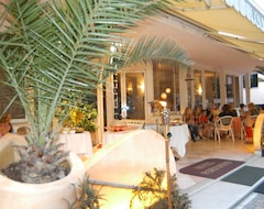 Khách sạn Casa Portofino Rooms&Breakfast (Cesenatico, Ý)