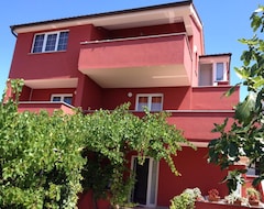 Koko talo/asunto Apartments Mare (Punat, Kroatia)