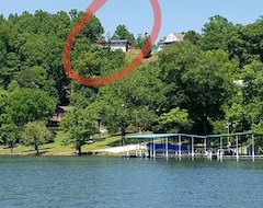 Toàn bộ căn nhà/căn hộ Hilltop Cozy House Overlooking Kentucky Lake With Access To Load Boat Sleeps 10 (Waverly, Hoa Kỳ)