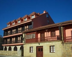 Khách sạn Hotel Puerto Calderón (Alfoz de Lloredo, Tây Ban Nha)